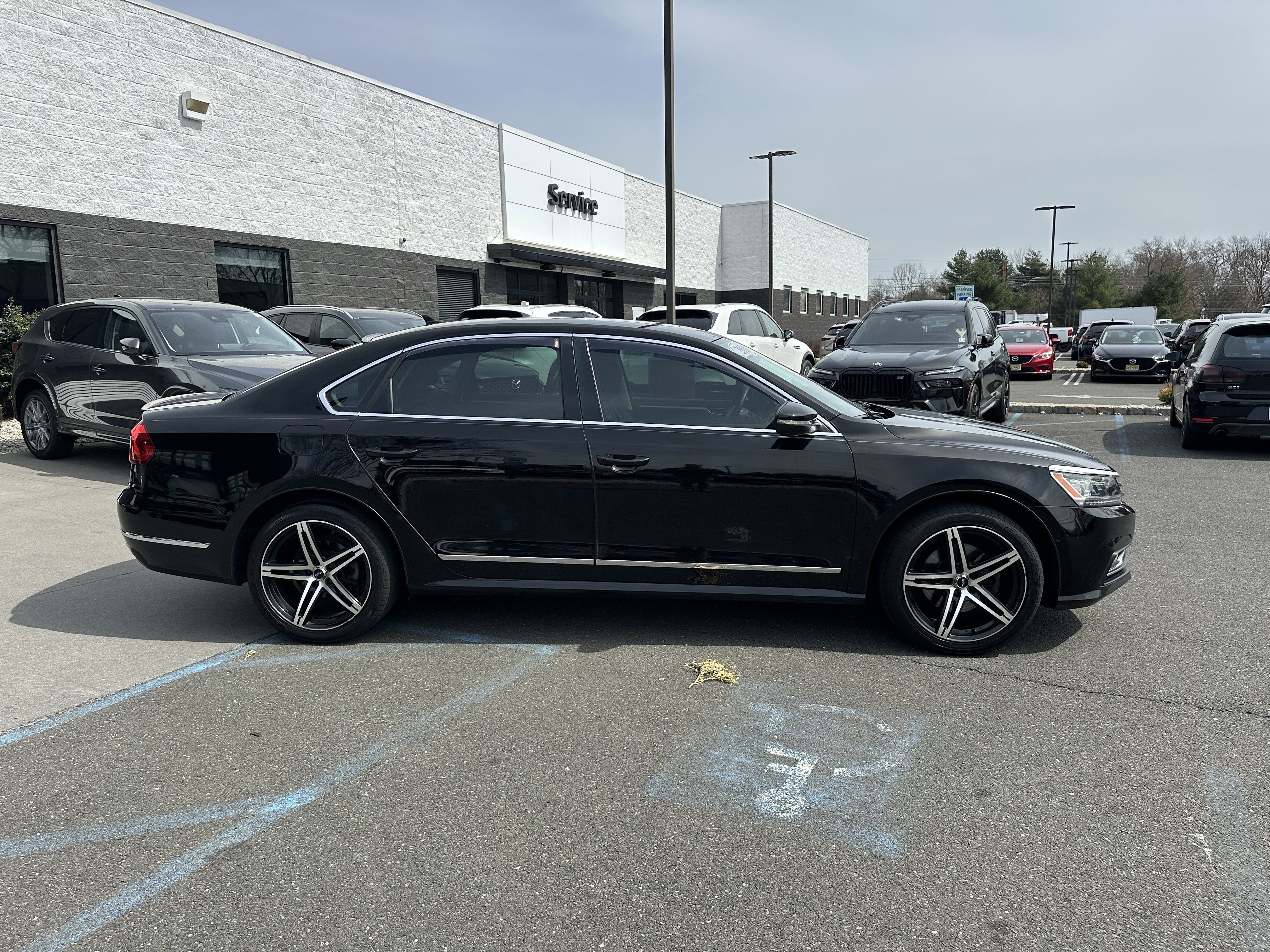 Used 2016 Volkswagen Passat 1.8T SEL Premium image 11