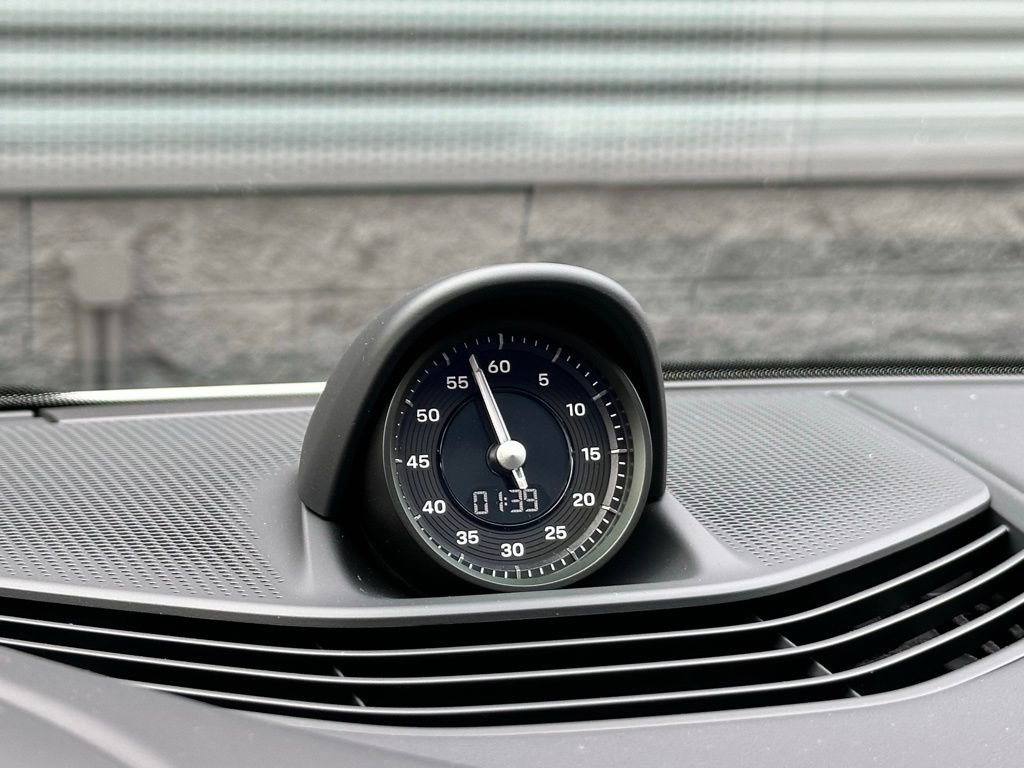 Used 2026 Porsche Taycan image 33