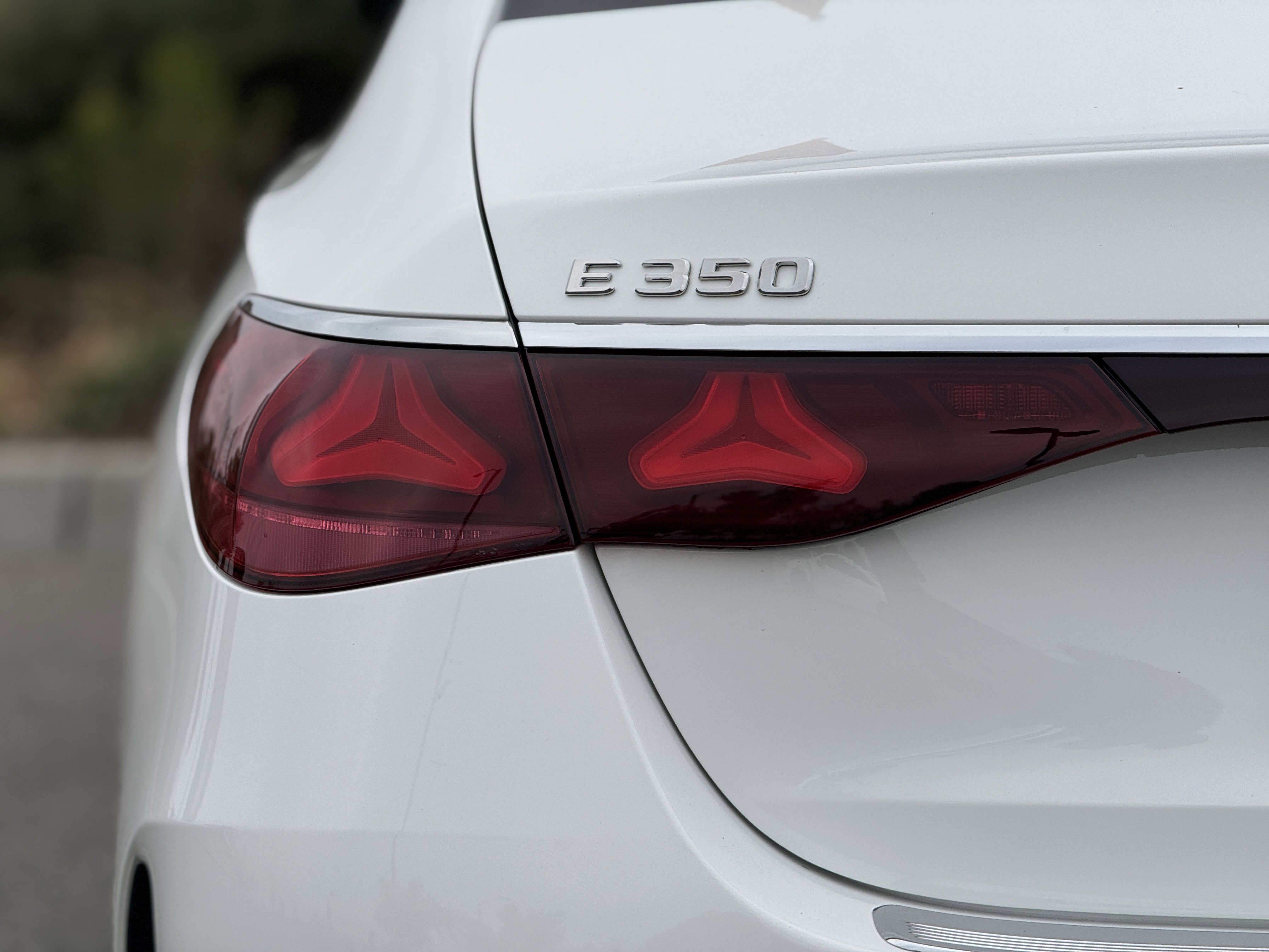 Used 2024 Mercedes-Benz E 350 4MATIC Sedan image 12