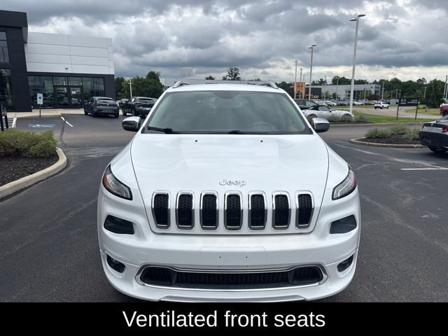 Used 2018 Jeep Cherokee Overland AWD/4WD image 4