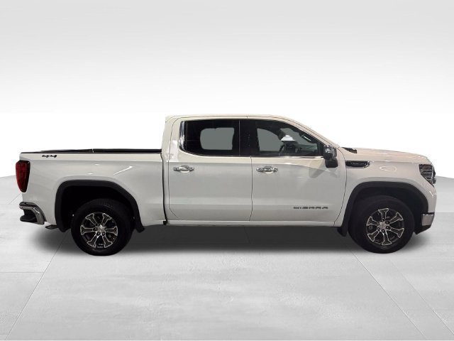 Used 2025 GMC Sierra 1500 SLT AWD/4WD image 4