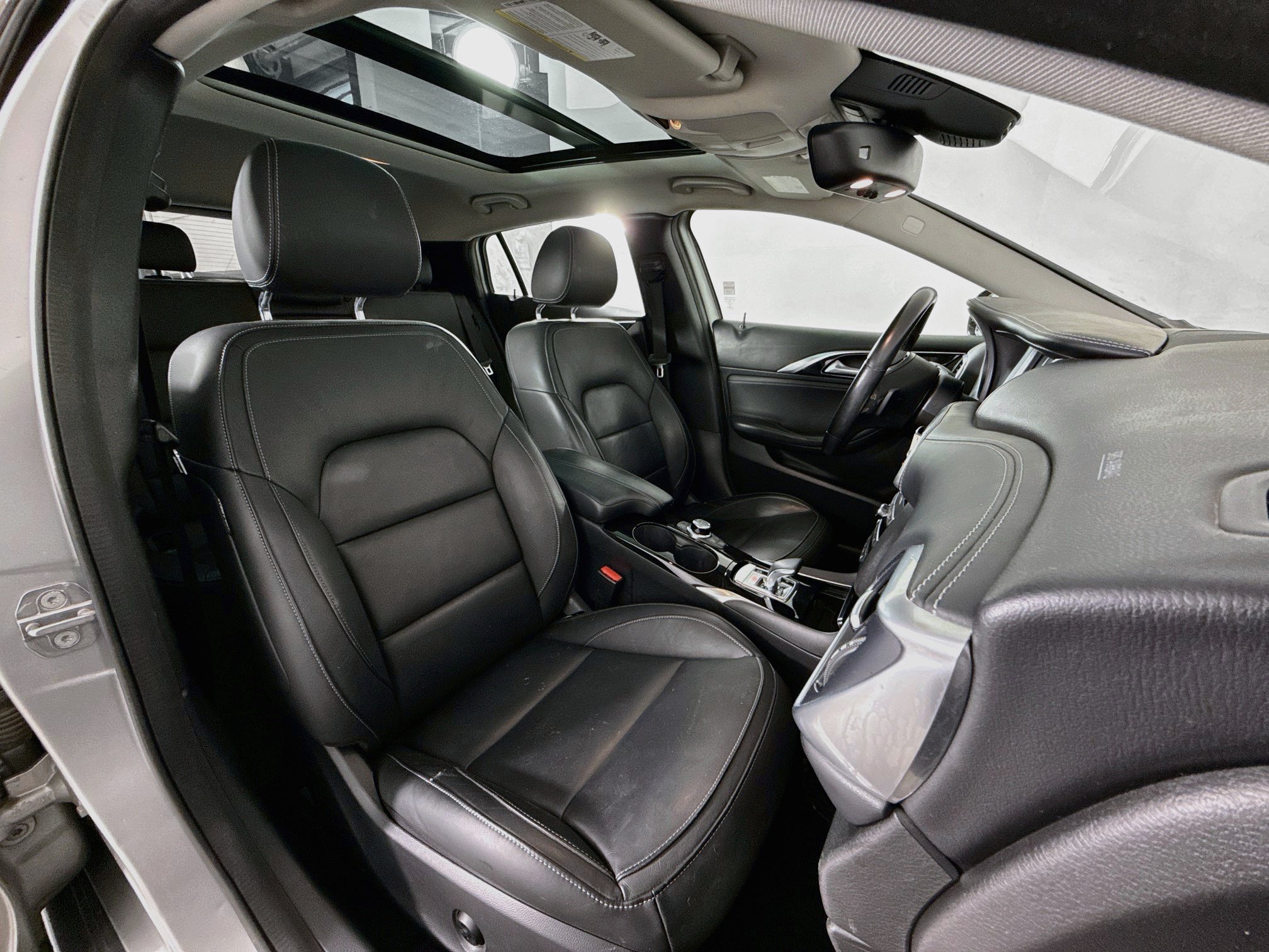 Used 2018 INFINITI QX30 AWD image 27