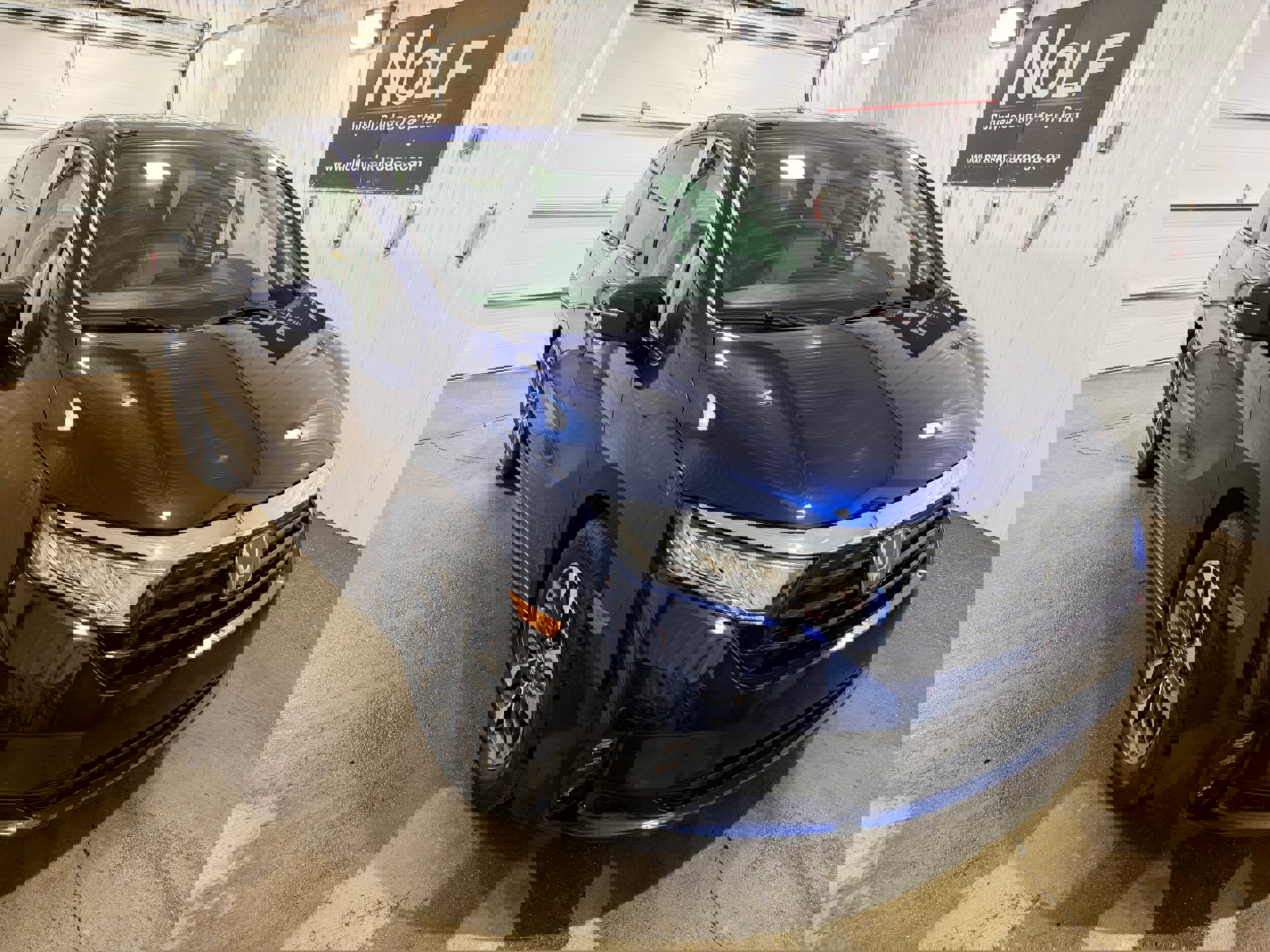 Used 2024 Honda Odyssey EX-L image 2