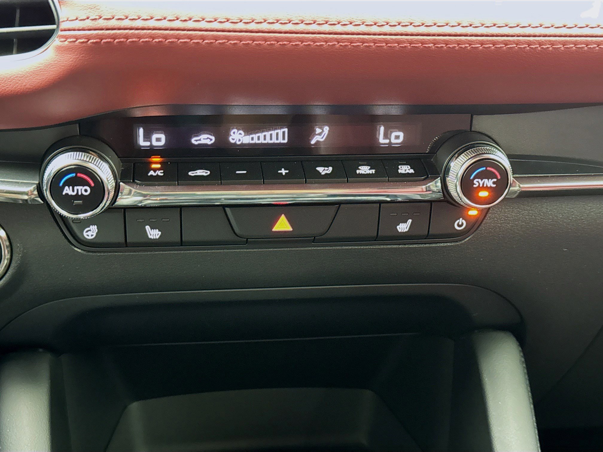 Used 2025 MAZDA MAZDA3 Hatchback w/Premium Plus Pkg image 12