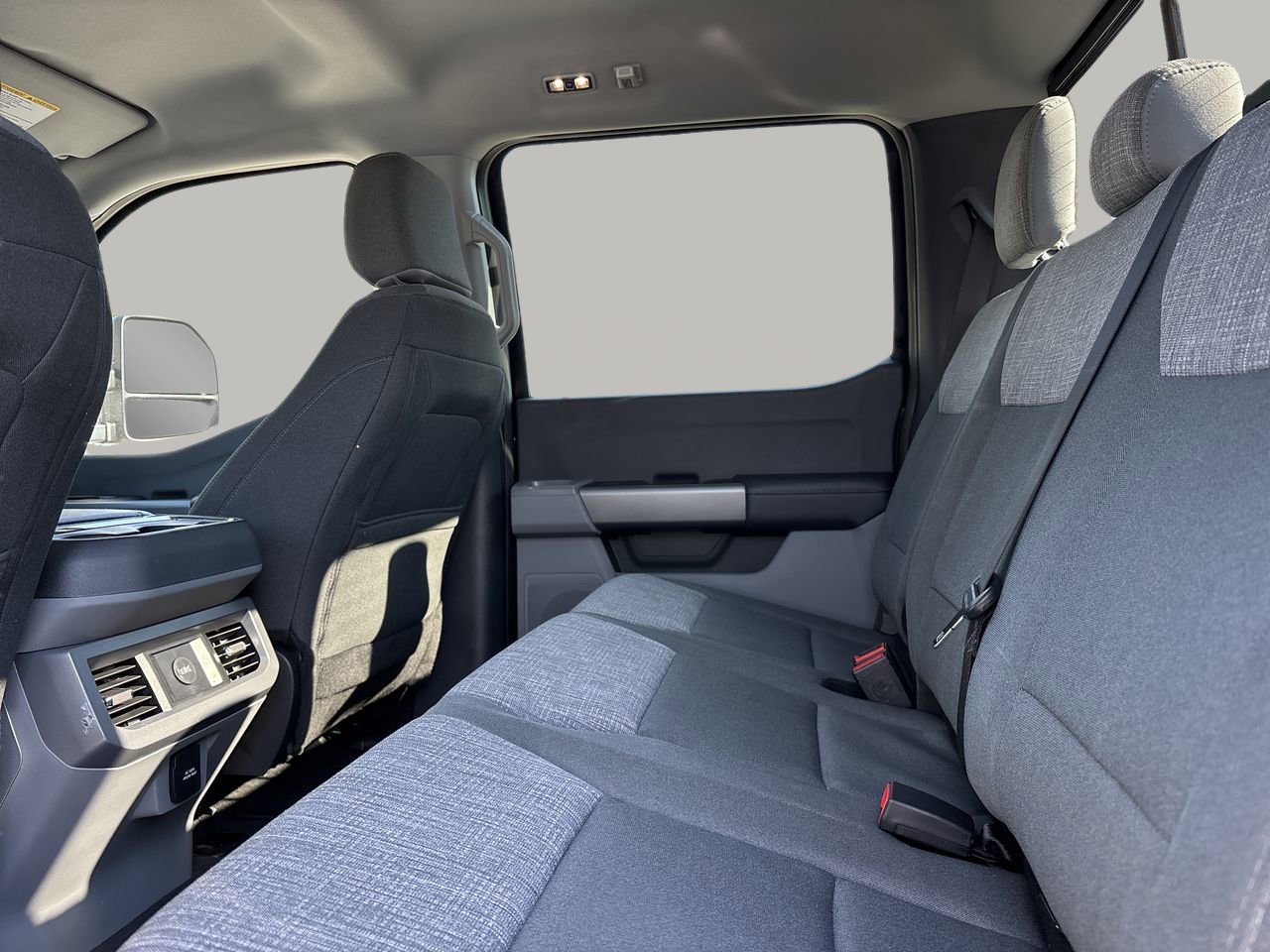 Certified 2025 Ford F350 XLT w/ FX4 Off-Road Package image 15