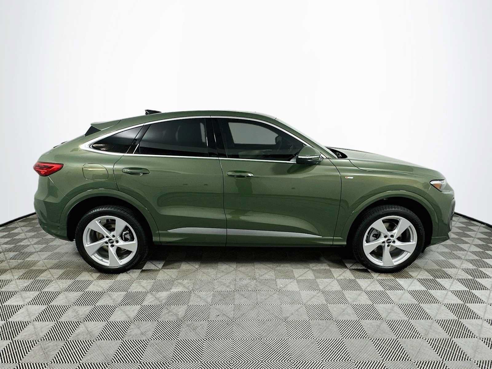 New 2026 Audi Q5 Premium Plus AWD/4WD image 8