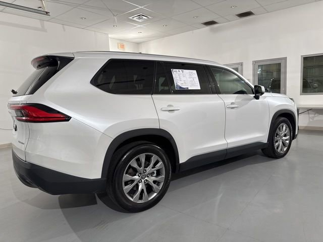 Used 2024 Toyota Grand Highlander Limited AWD/4WD image 16