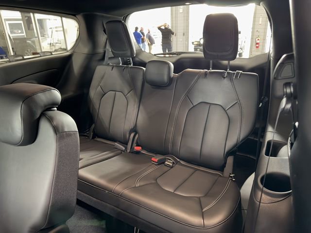 New 2026 Chrysler Pacifica Select w/ S Appearance Package image 17