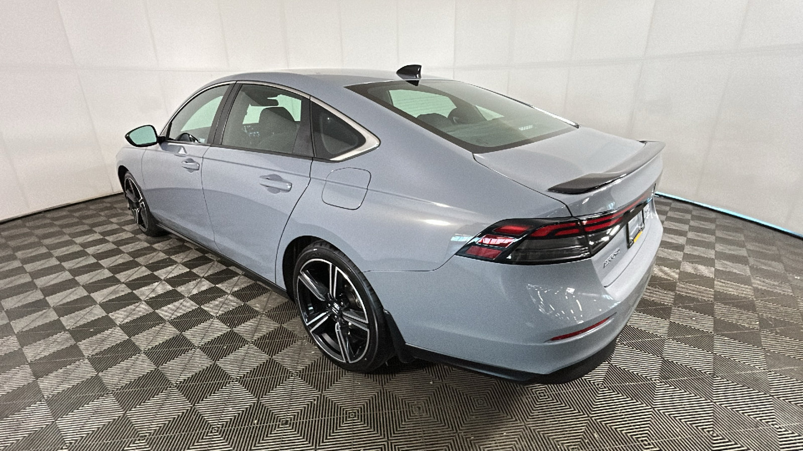 Used 2023 Honda Accord Sport image 4
