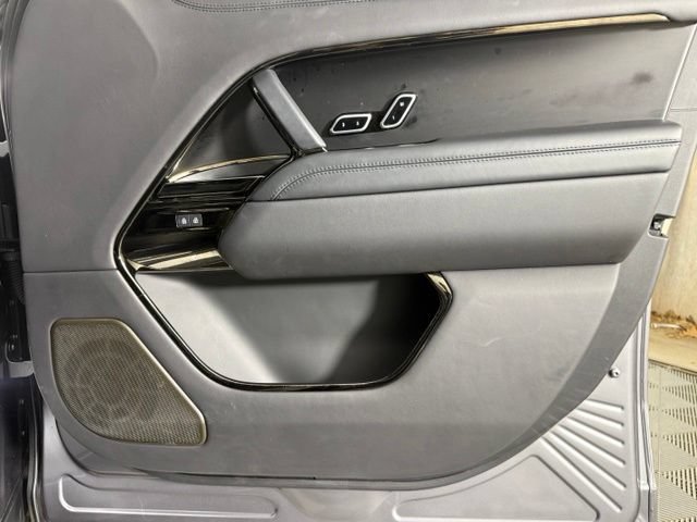 Certified 2023 Land Rover Range Rover SV AWD/4WD image 32