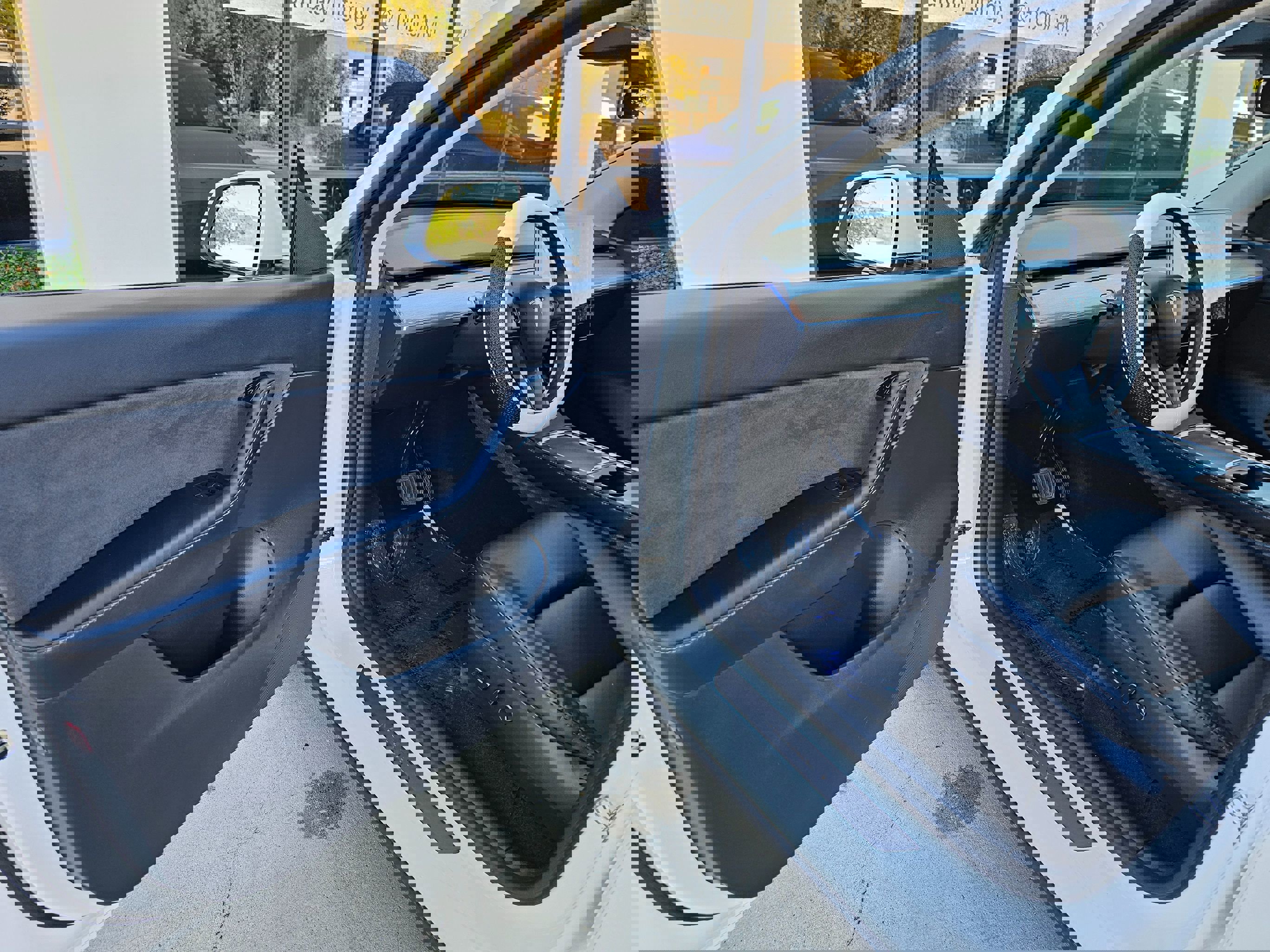 Used 2022 Tesla Model Y Long Range image 15