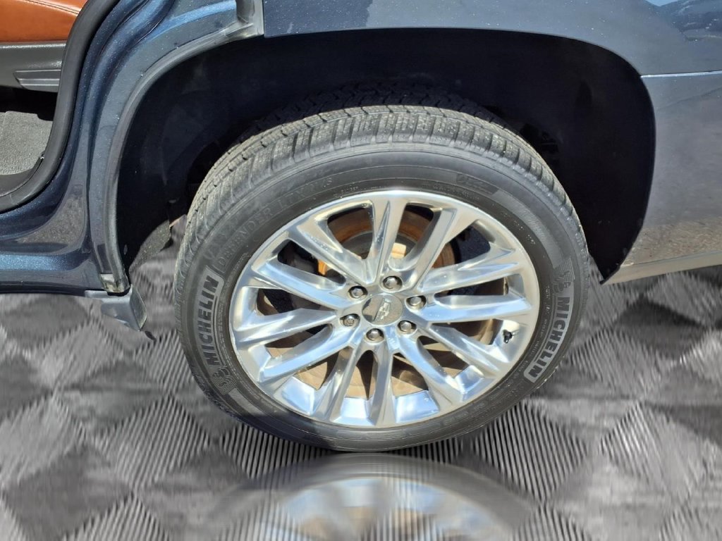 Used 2019 Cadillac Escalade Luxury AWD/4WD image 27