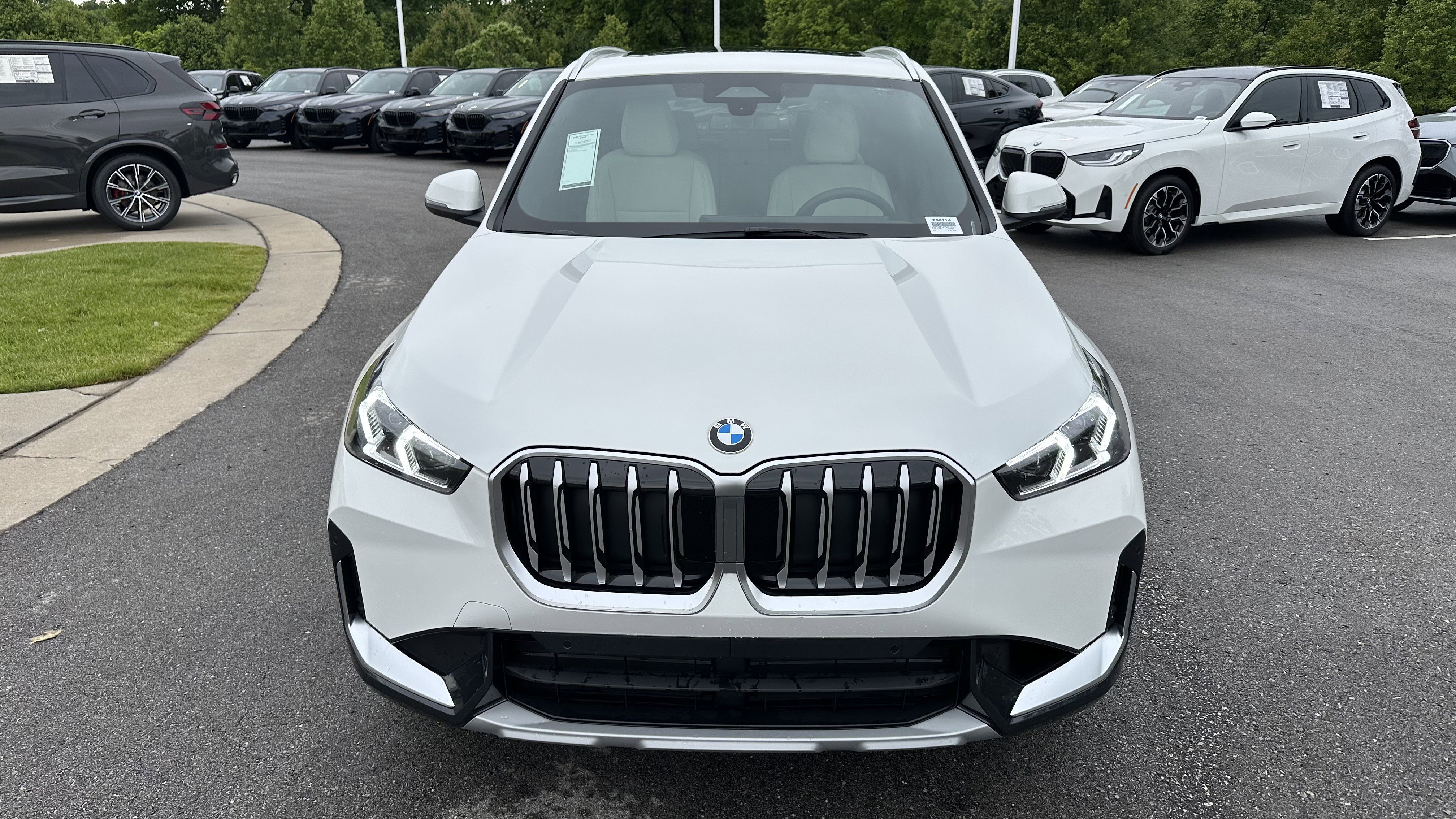 New 2026 BMW X1 xDrive28i w/ Convenience Package AWD/4WD image 3