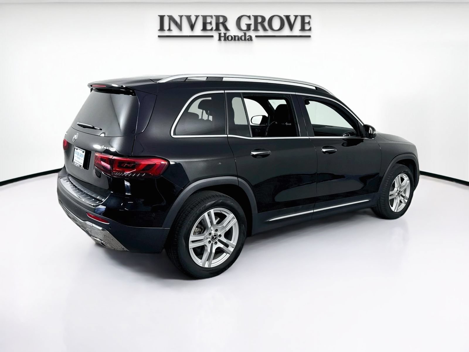 Used 2022 Mercedes-Benz GLB 250 4MATIC image 5