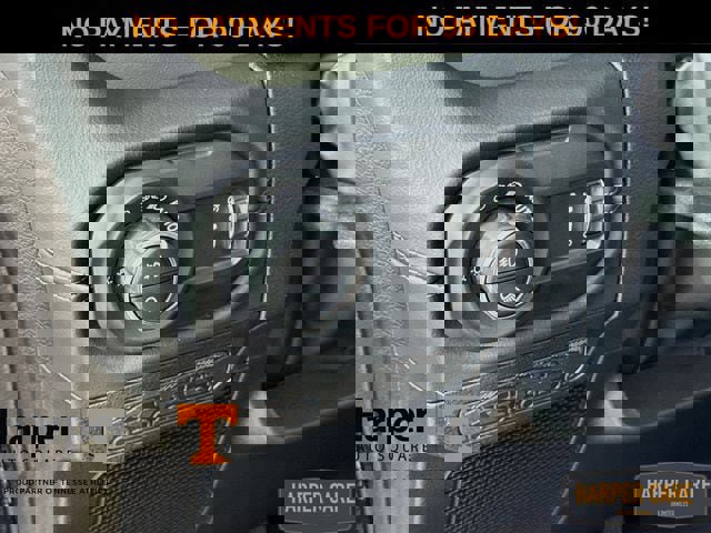 New 2025 Jeep Gladiator Mojave image 13