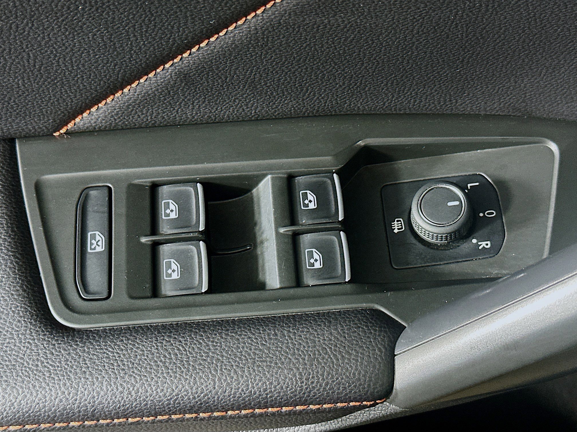 Used 2024 Volkswagen Tiguan Wolfsburg Edition image 15