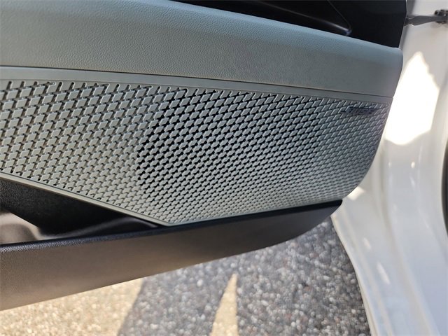 New 2025 Hyundai Elantra Limited image 16