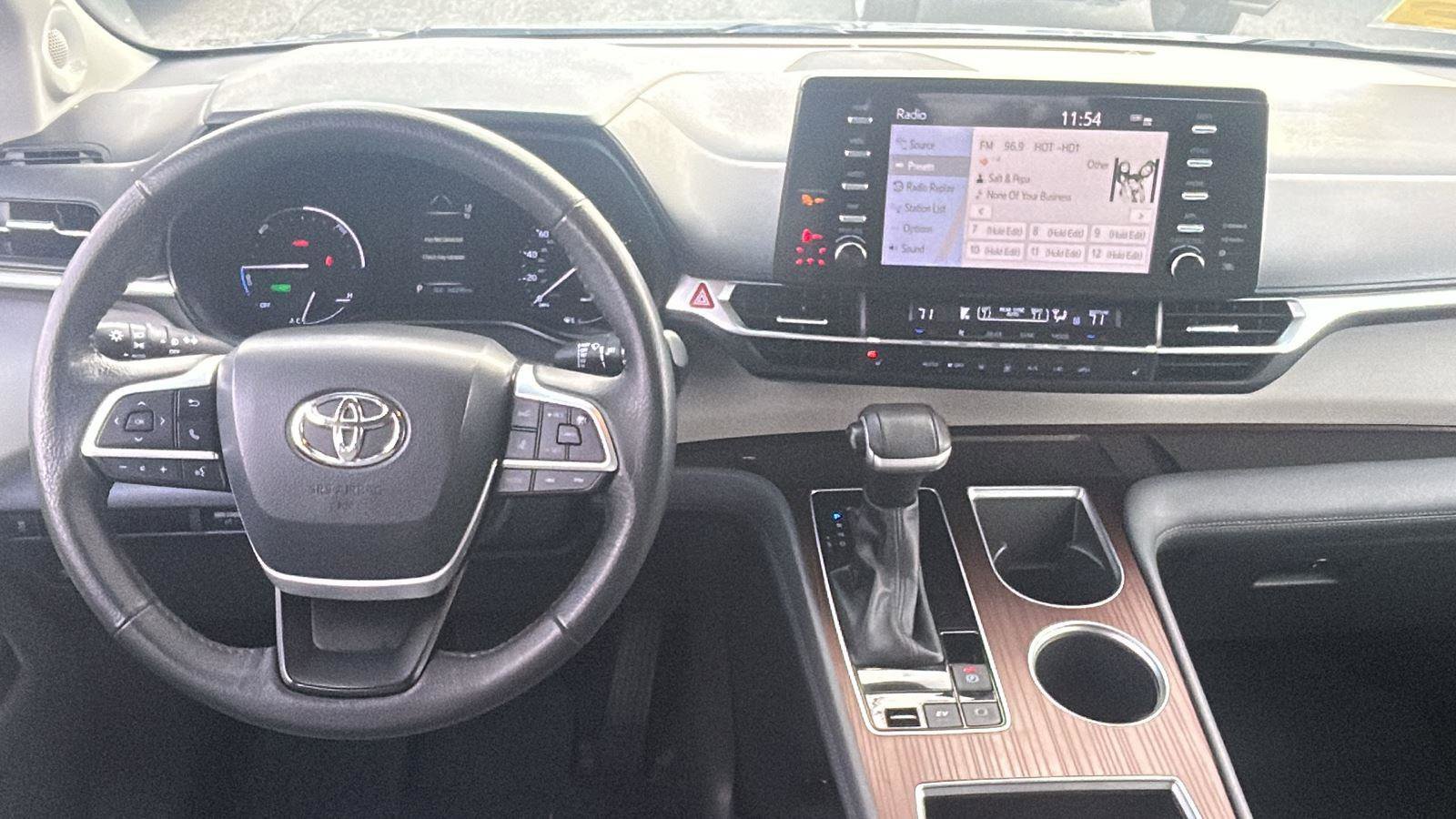 Used 2023 Toyota Sienna XLE image 13