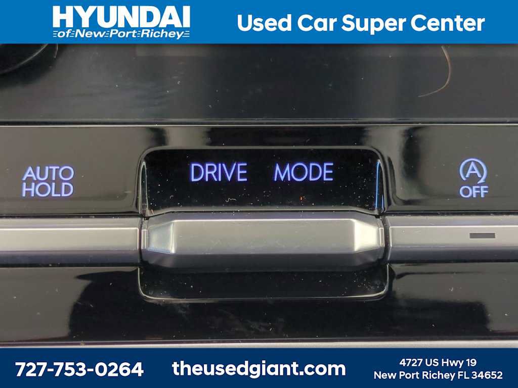Used 2025 Hyundai Santa Fe SEL FWD image 27