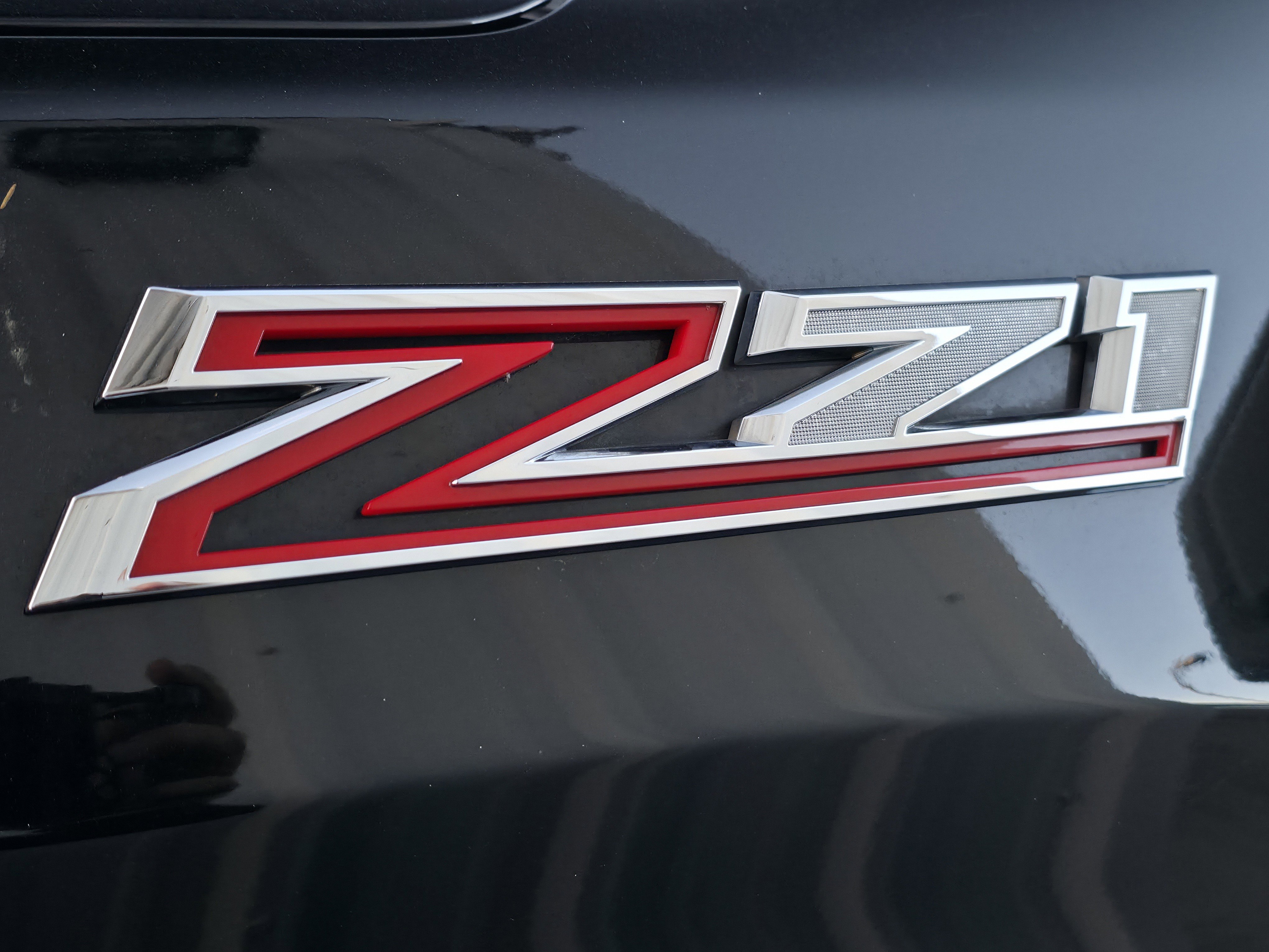 Used 2019 Chevrolet Silverado 1500 LT Trail Boss w/ Convenience Package image 3