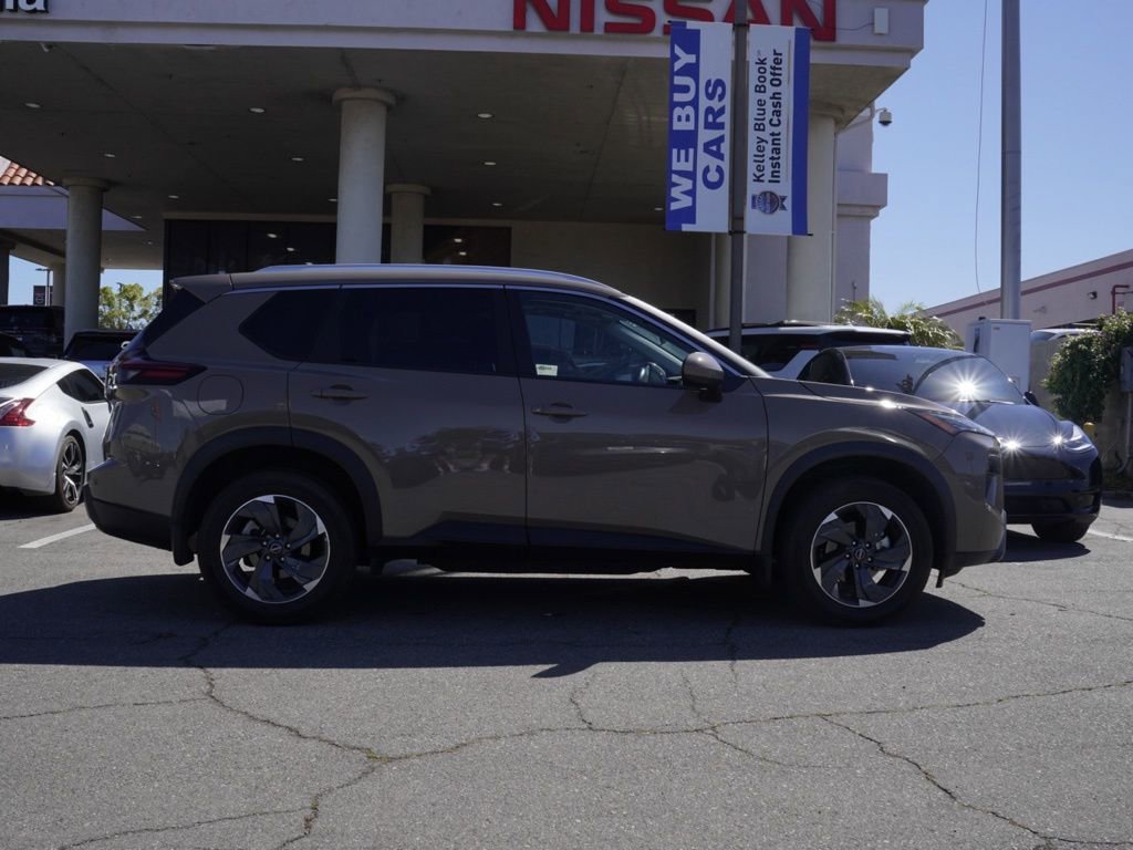 Certified 2024 Nissan Rogue SV w/ SV Premium Package FWD image 3