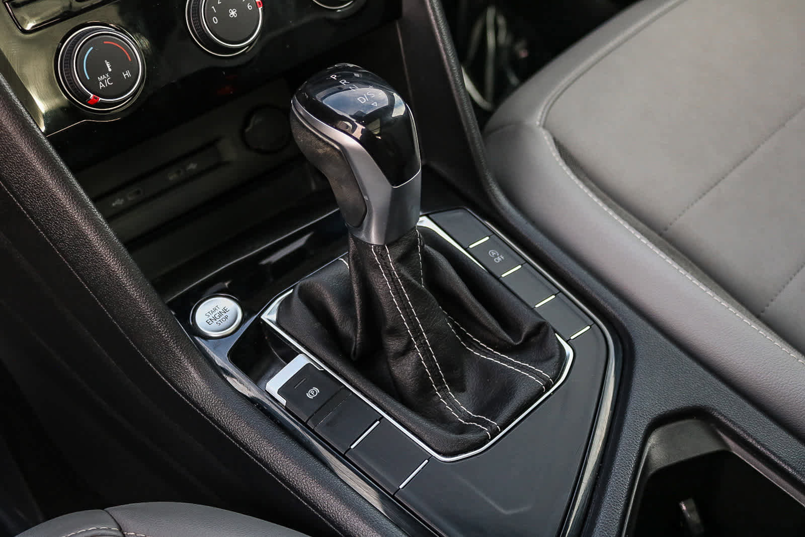 Used 2023 Volkswagen Taos SE image 19