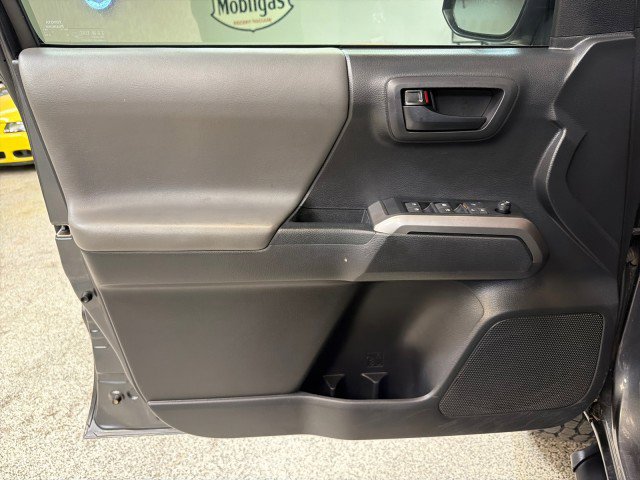 Used 2022 Toyota Tacoma SR5 w/ Technology Package image 21