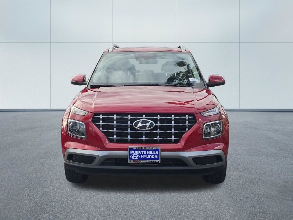 Used 2025 Hyundai Venue SEL FWD image 2