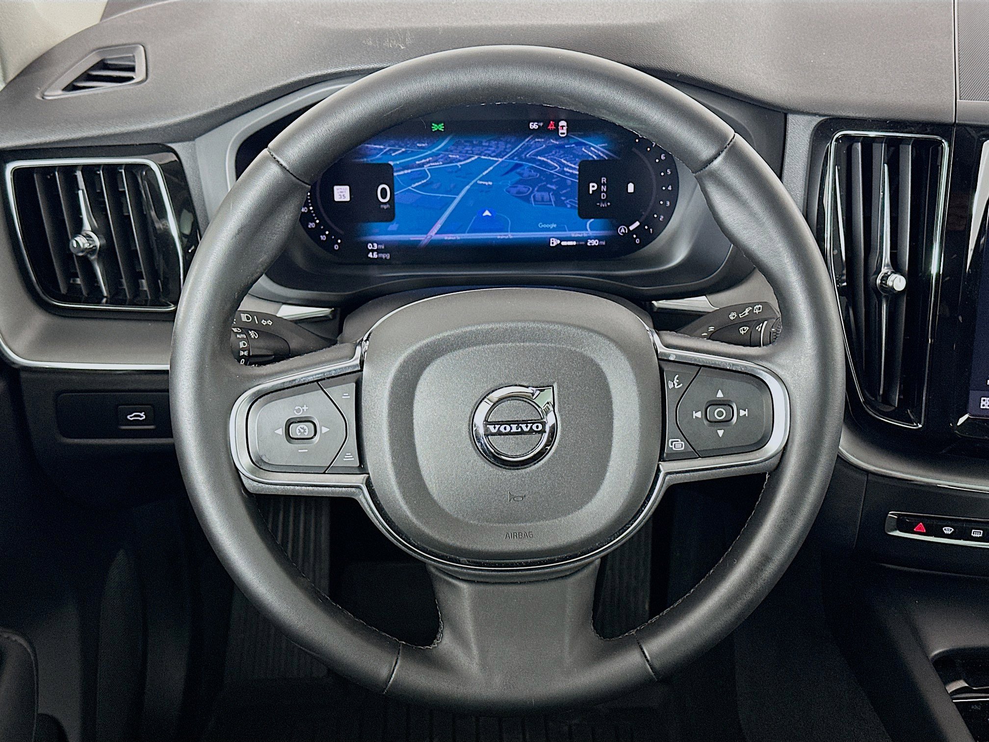 Used 2024 Volvo XC60 B5 Core image 18