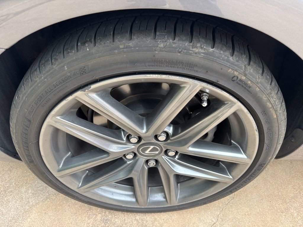 Used 2018 Lexus IS 300 F Sport w/ F Sport Package RWD image 34