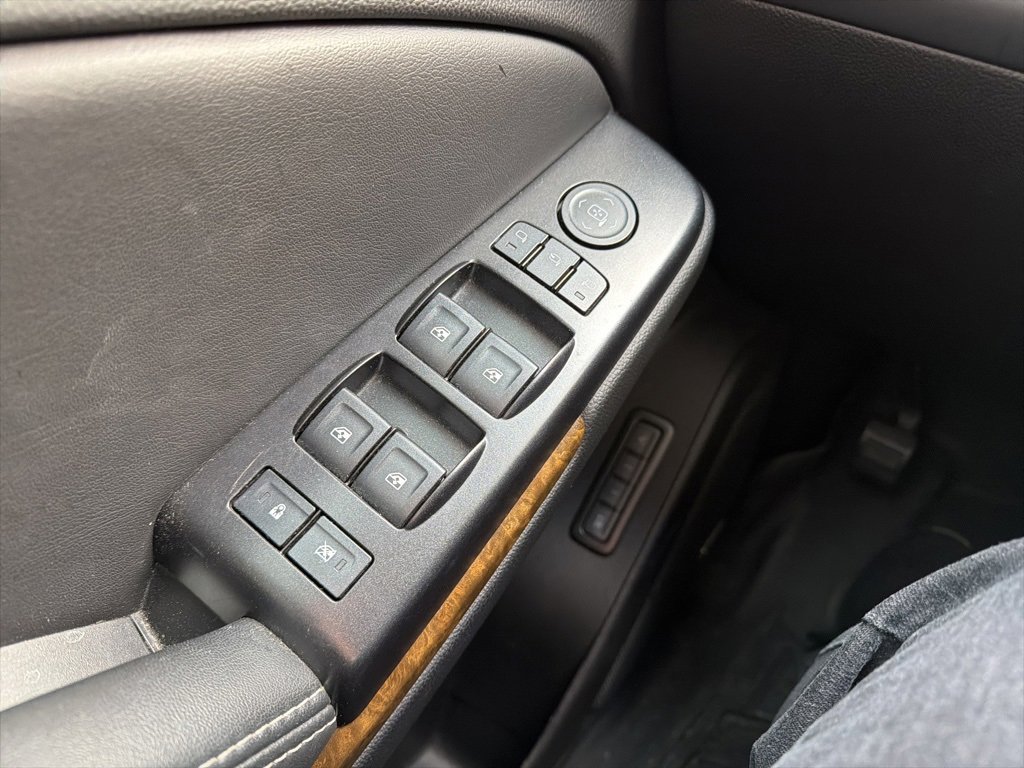 Used 2017 GMC Yukon Denali w/ Open Road Package image 19