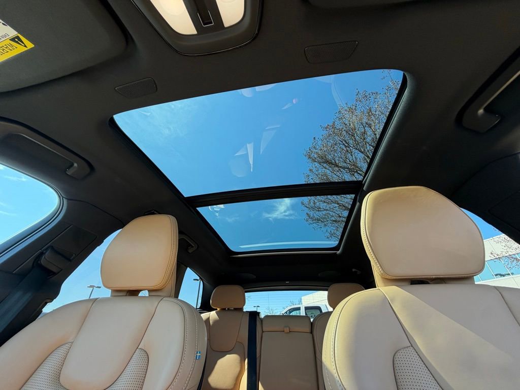 Used 2024 Volvo XC60 B5 Ultimate w/ Protection Package Premier image 32