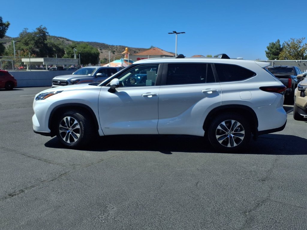 Certified 2026 Toyota Highlander XLE AWD/4WD image 4