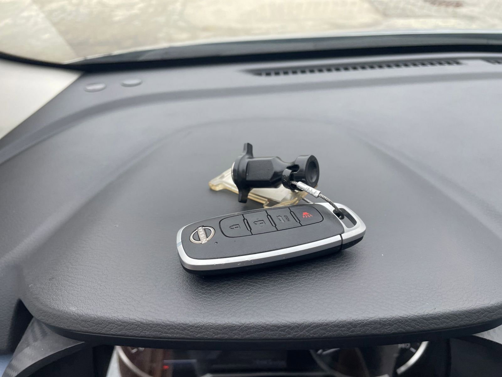 Used 2025 Nissan Versa SV image 21