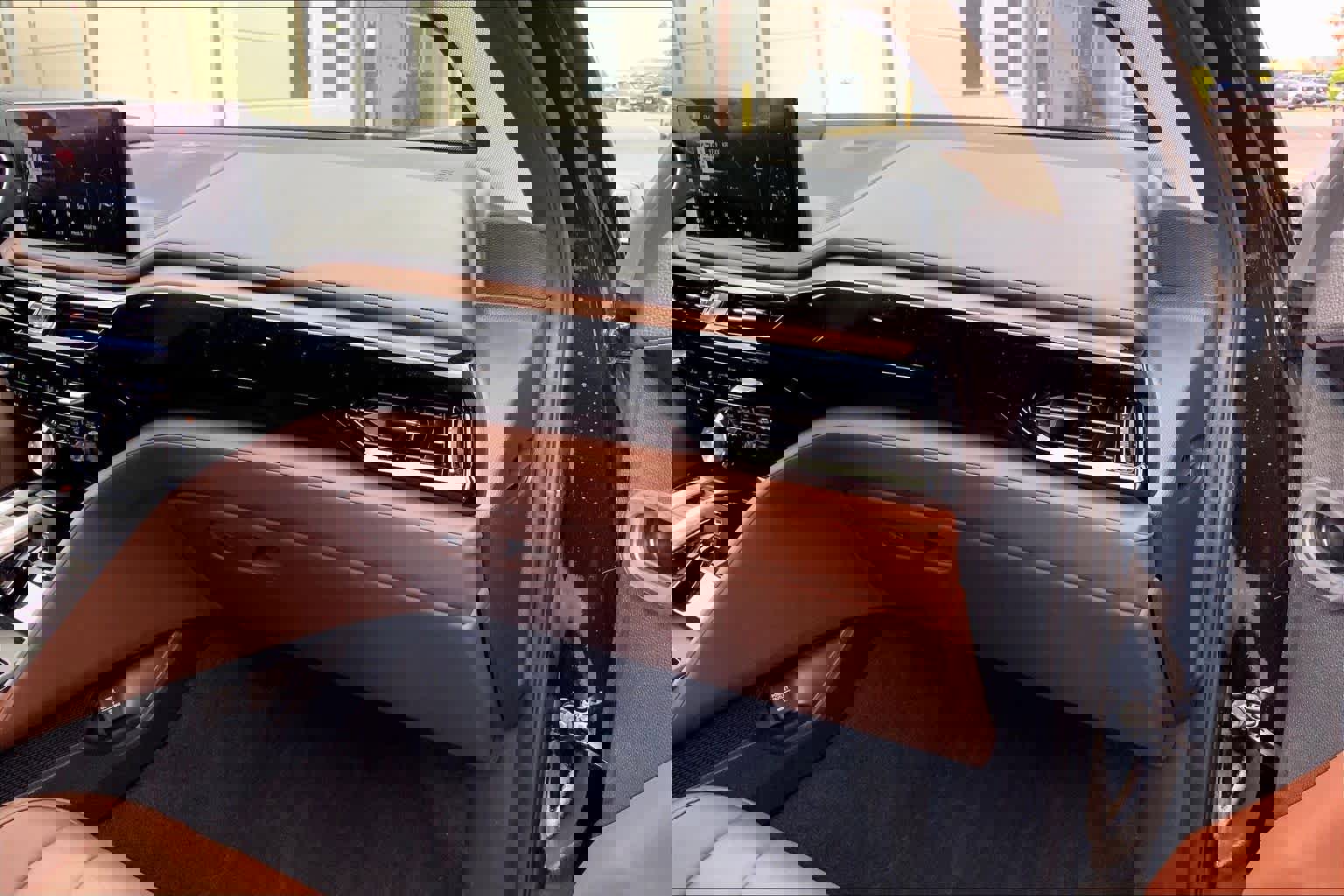 Used 2025 Acura MDX FWD w/ Technology Package image 17