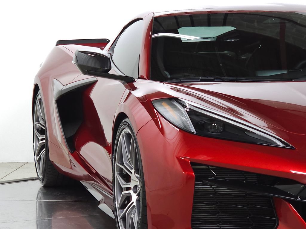 Used 2025 Chevrolet Corvette E-Ray w/ Stealth Interior Trim Package AWD/4WD image 13