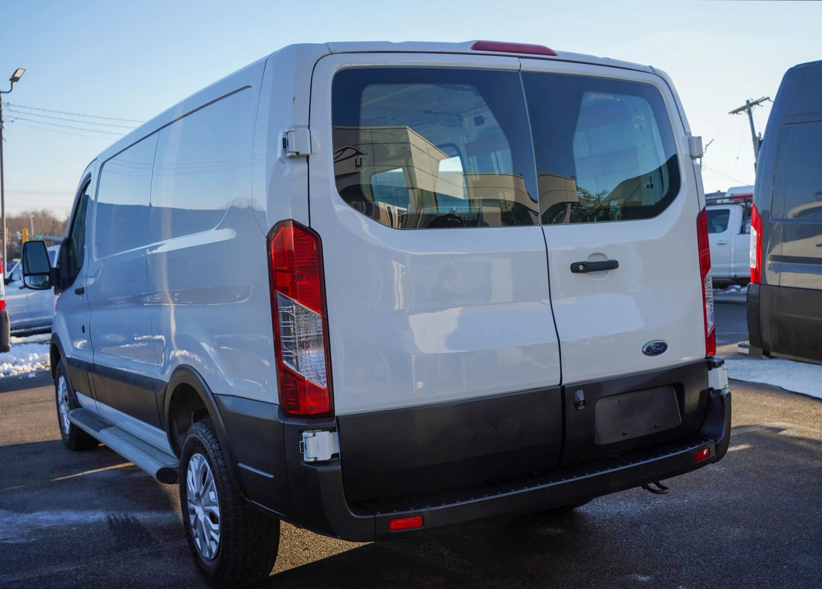 Used 2020 Ford Transit 250 Low Roof w/ Exterior Upgrade Package RWD image 8