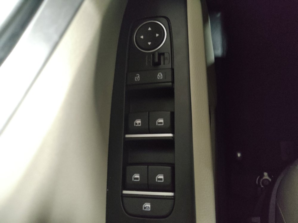 Used 2025 Kia Soul LX FWD image 27