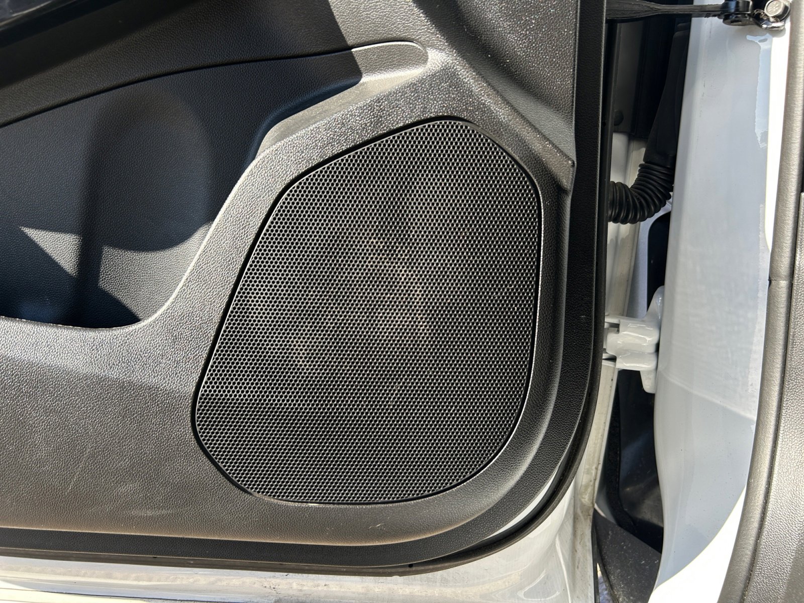 Used 2025 Chevrolet Trax RS w/ Sunroof Package image 26