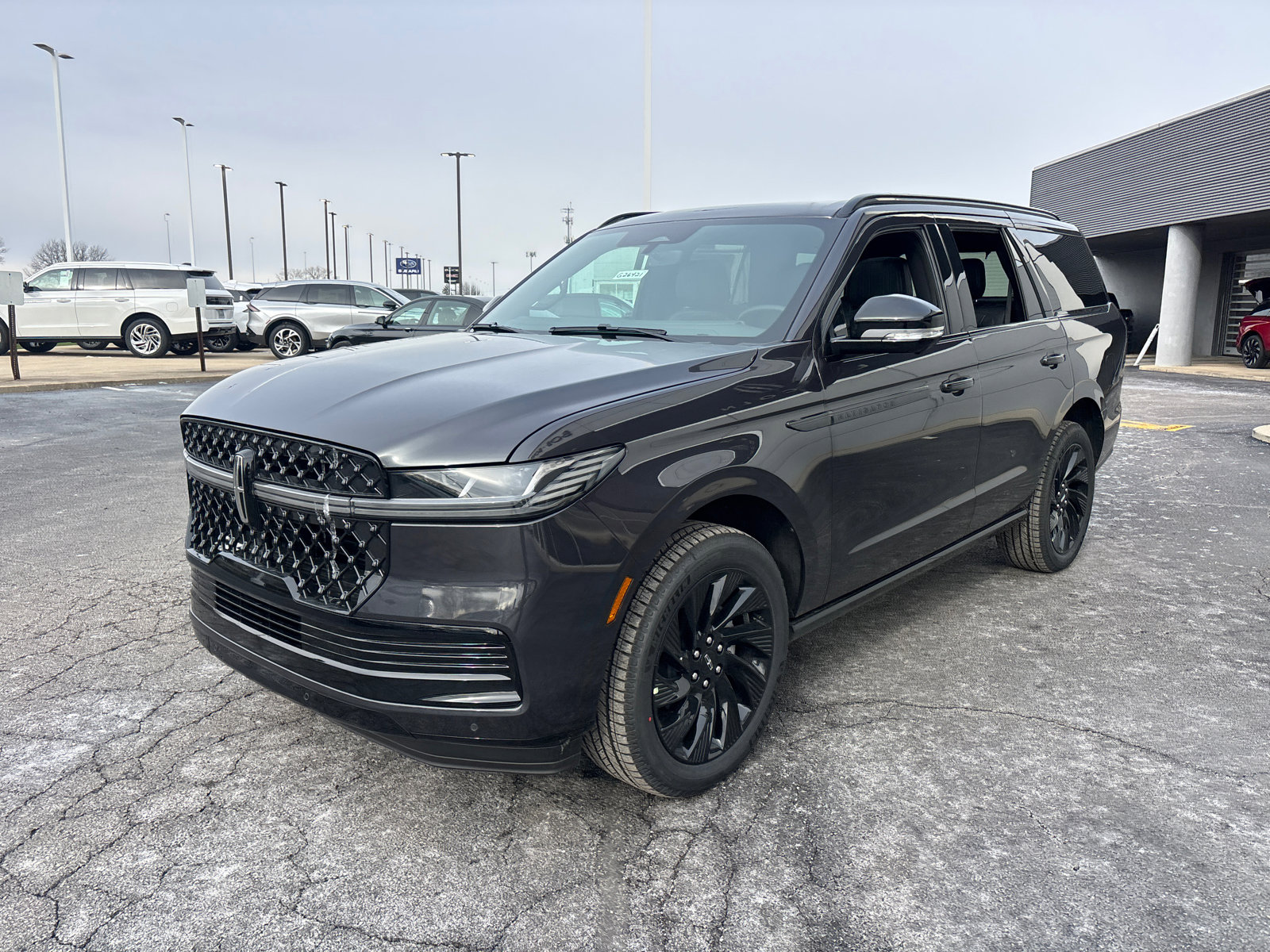 New 2026 Lincoln Navigator Reserve w/ Jet Appearance Package image 3