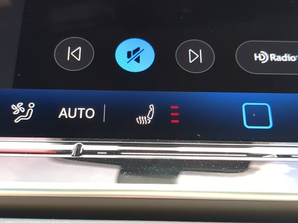 New 2026 Volkswagen Tiguan SE R-Line FWD image 24