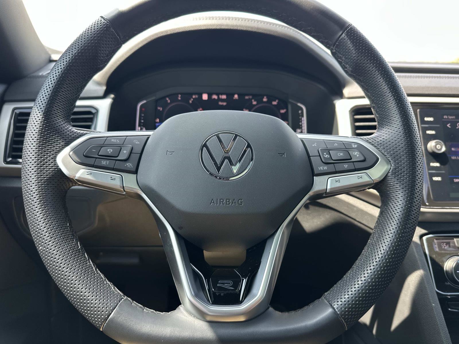 Used 2023 Volkswagen Atlas Cross Sport SEL R-Line AWD/4WD image 21