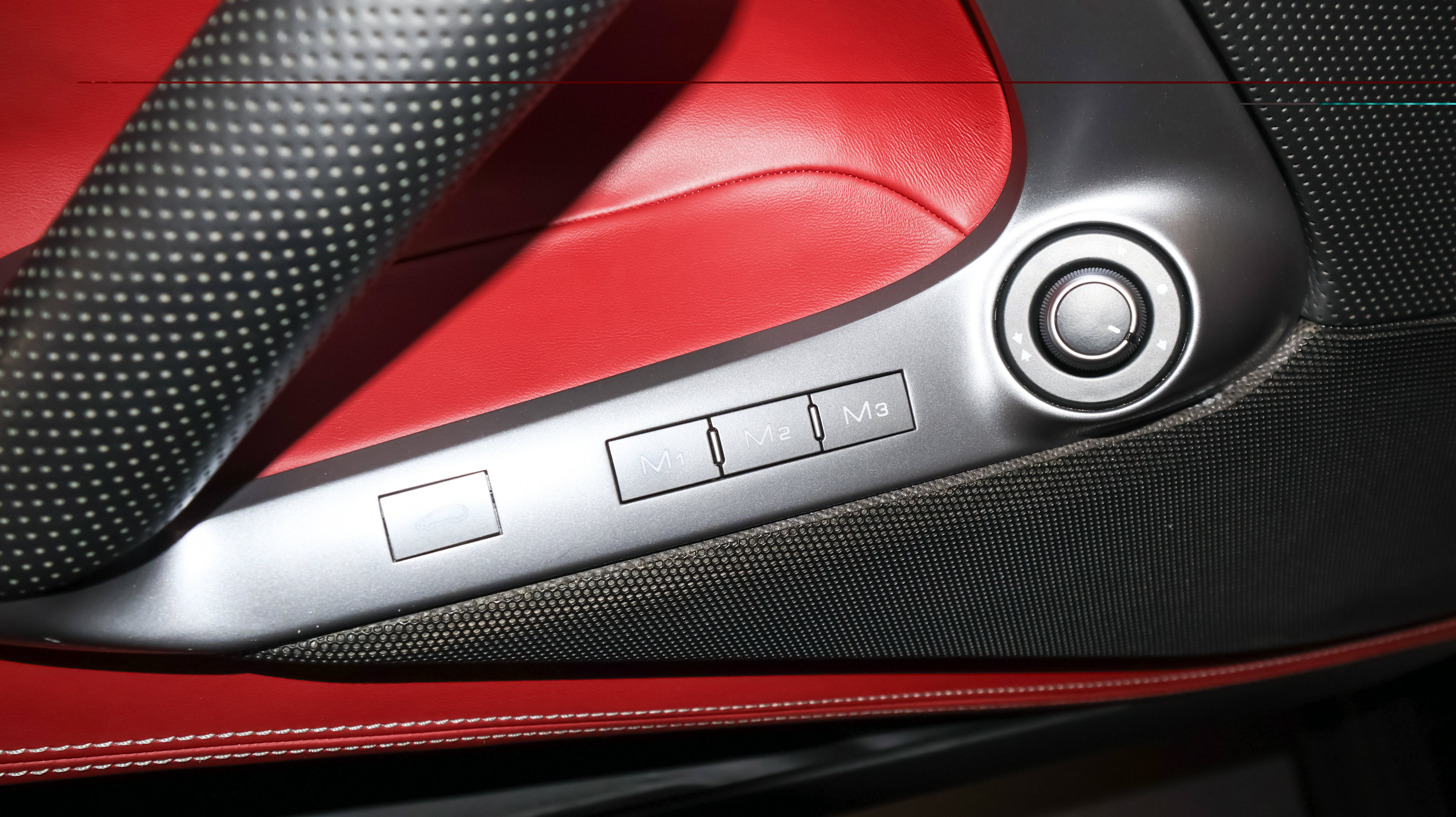 Used 2019 Ferrari 812 Superfast RWD image 18