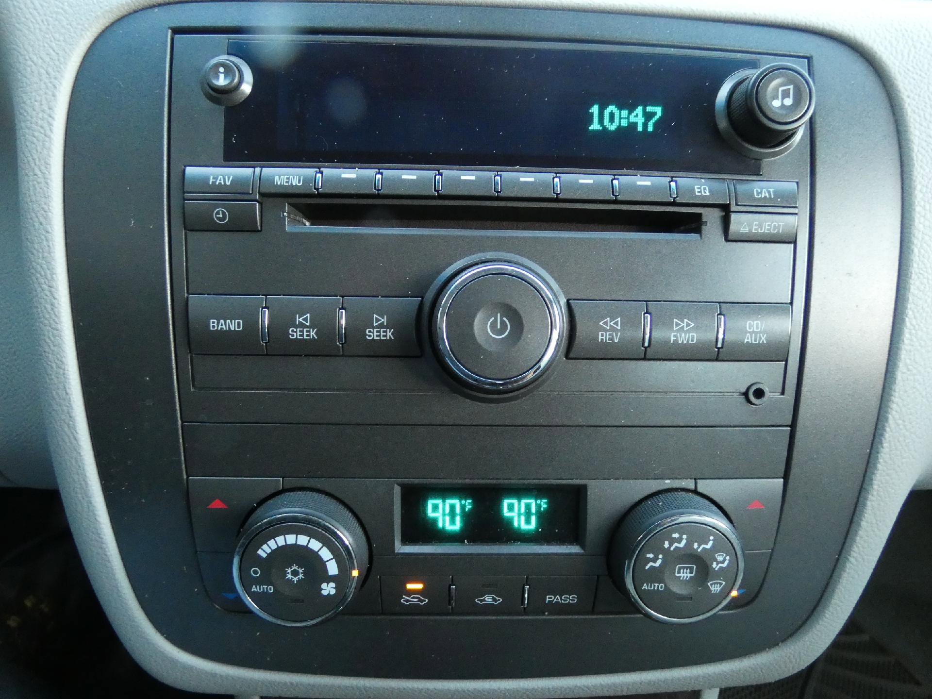 Used 2011 Buick Lucerne CXL image 21