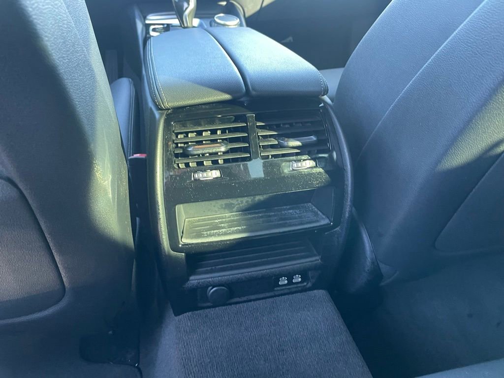 Used 2022 BMW 530i w/ Convenience Package image 25