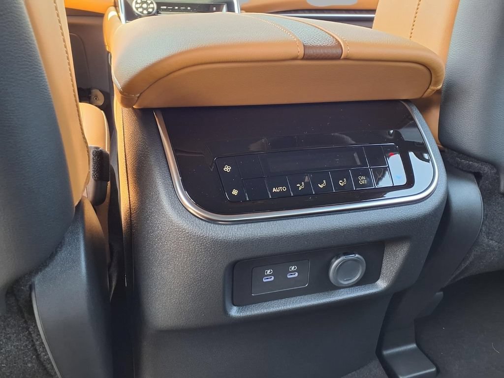 New 2026 Nissan Armada SL w/ Captain's Chari Seat Package AWD/4WD image 21