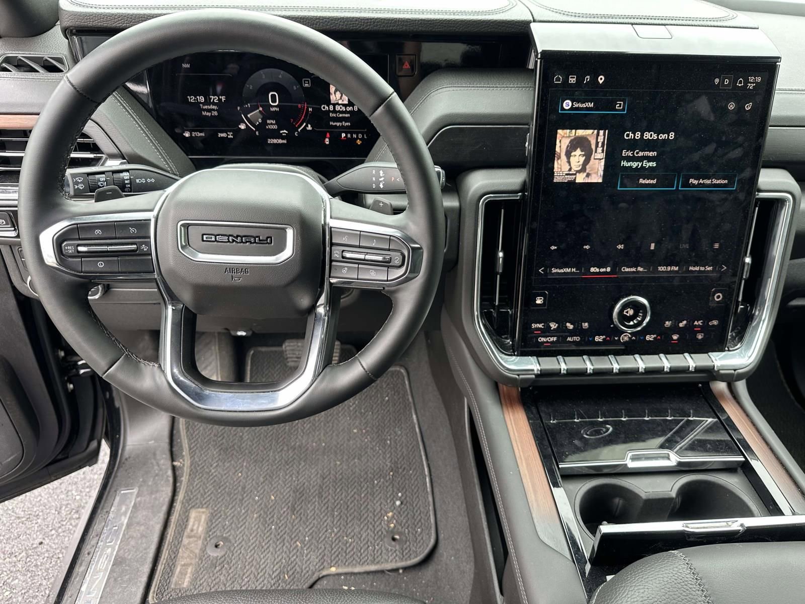 Used 2025 GMC Yukon Denali AWD/4WD image 8
