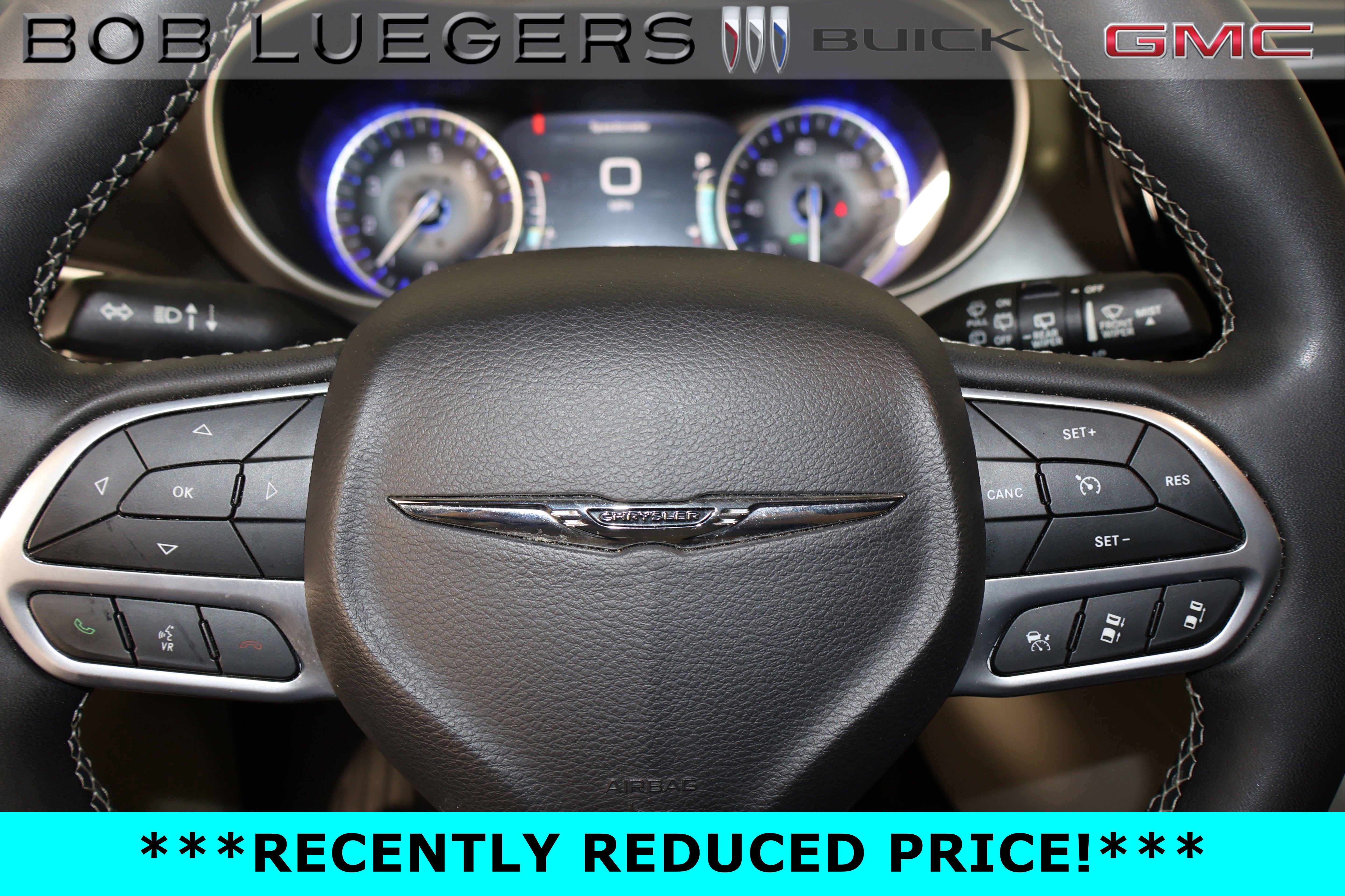 Used 2023 Chrysler Pacifica Touring-L FWD image 23