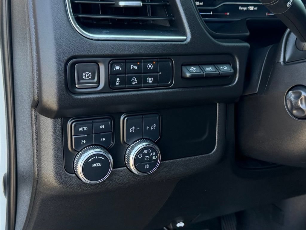 Used 2023 GMC Yukon AT4 w/ AT4 Premium Package AWD/4WD image 28