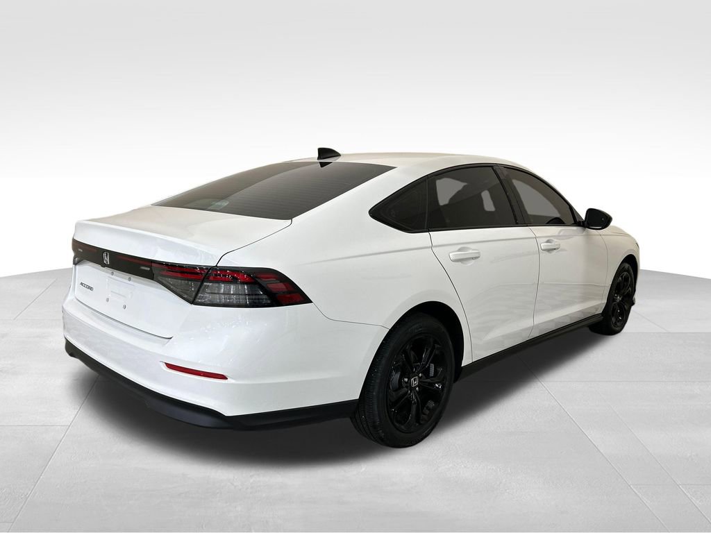 Used 2025 Honda Accord SE image 5